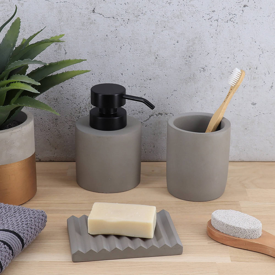 Concrete Décor: Why It’s Perfect for Handcrafted Homes in 2025